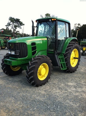 2011 John Deere 7130 Cab