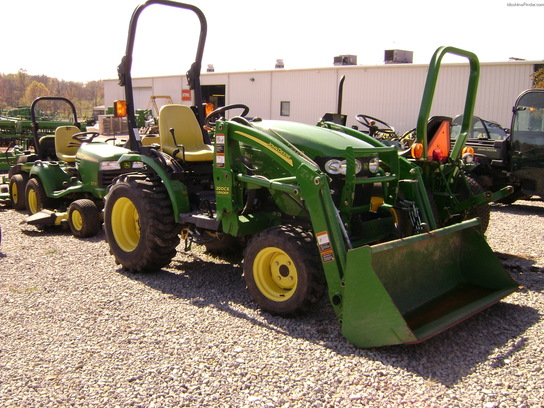 2007 John Deere 2320