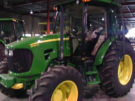 2011 John Deere 5095M