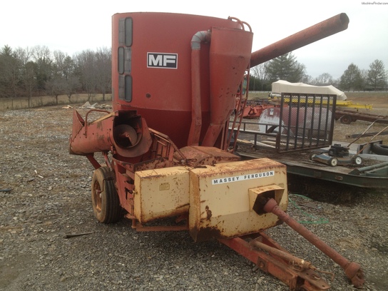  Massey - Ferguson 15 Grinder/Mixer