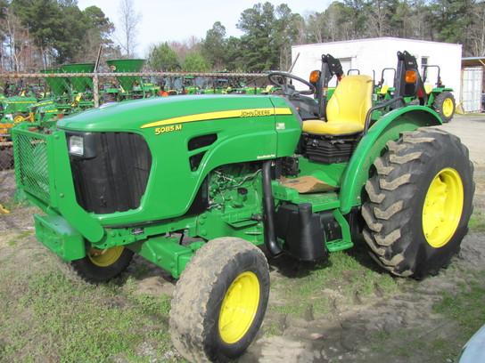 2010 John Deere 5085M
