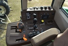 2004 John Deere 7520