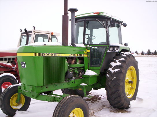  John Deere 4440