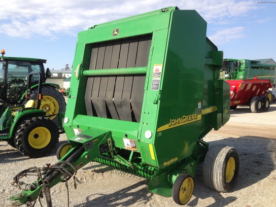 2003 John Deere 567