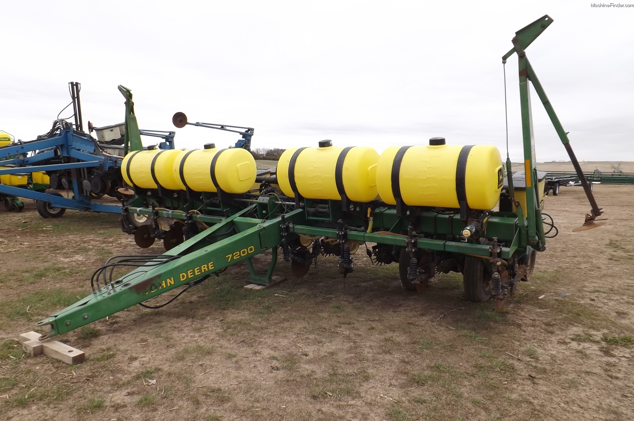 John Deere 7200 PLANTER 8 ROW Planting &amp; Seeding