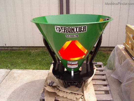 2009 Frontier SS1067B SALT SPREADER