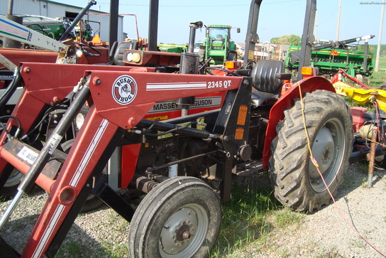1998 Massey - Ferguson 240S