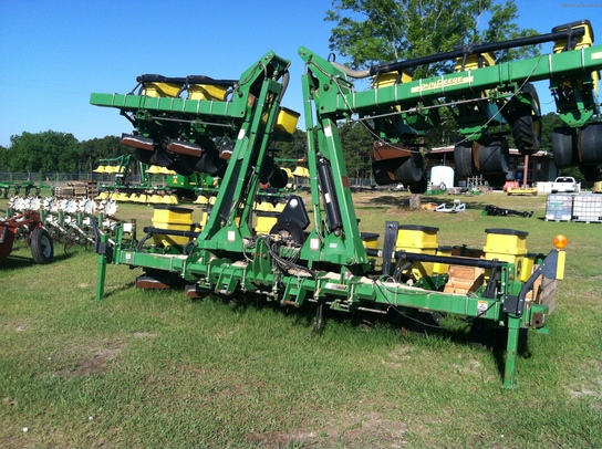 2004 John Deere 1720