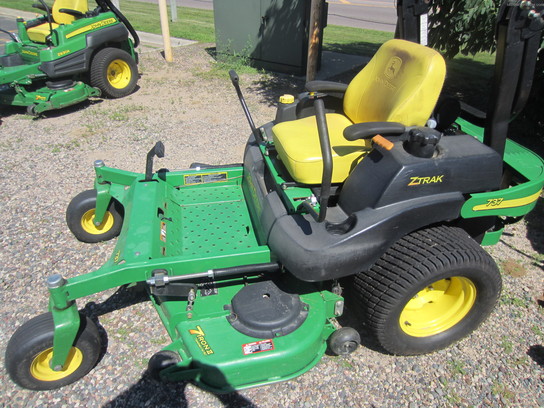 2006 John Deere 737