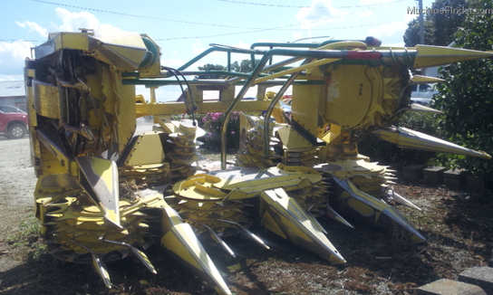 2007 John Deere 686
