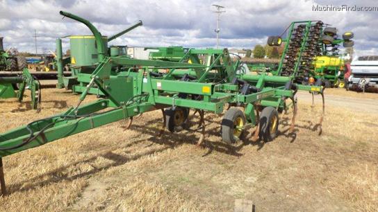 1998 John Deere 680