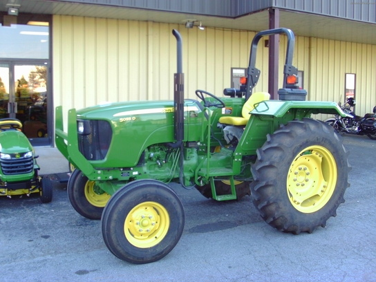 2011 John Deere 5055D