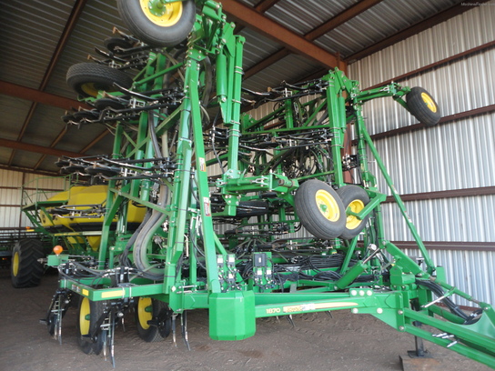 2010 John Deere 1870