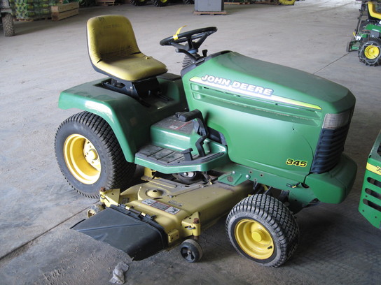 1997 John Deere 345
