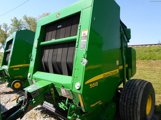 2011 John Deere 568