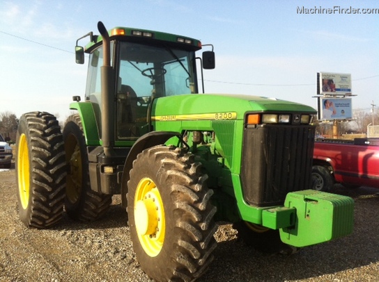 1996 John Deere 8200