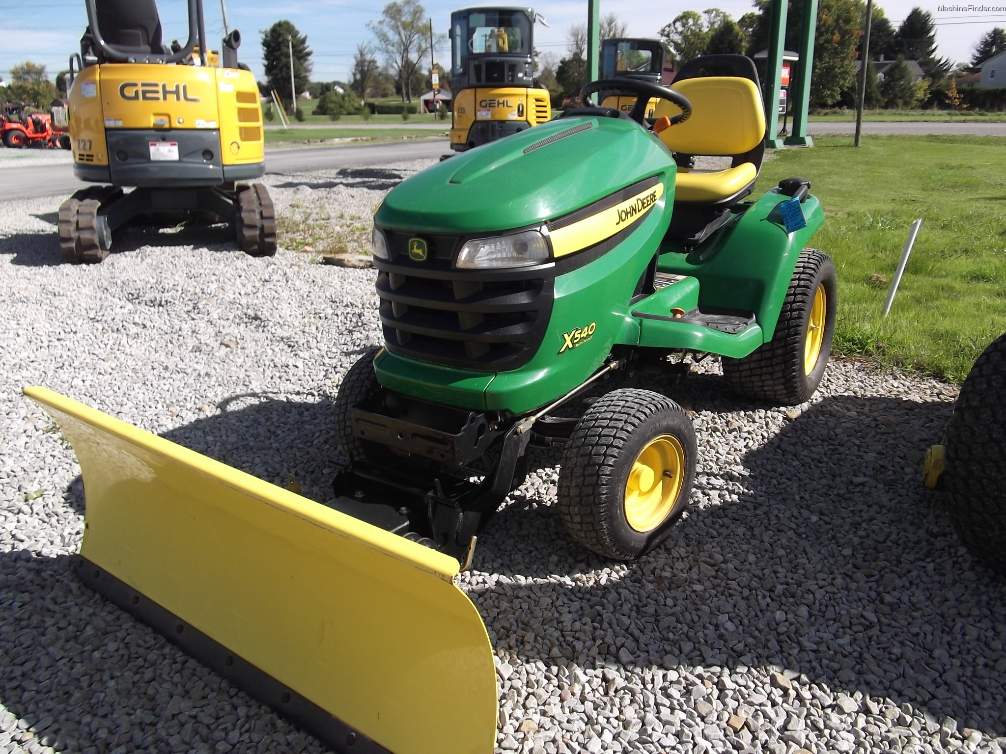 2007 John Deere X540 Lawn & Garden and Commercial Mowing John Deere
