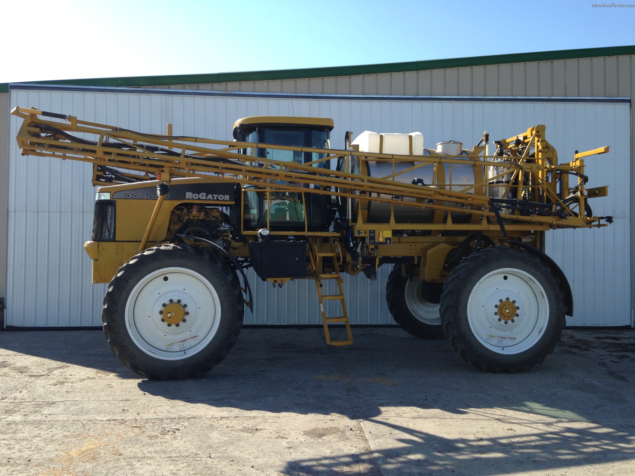 2009 RoGator SSC1084 Sprayers John Deere MachineFinder