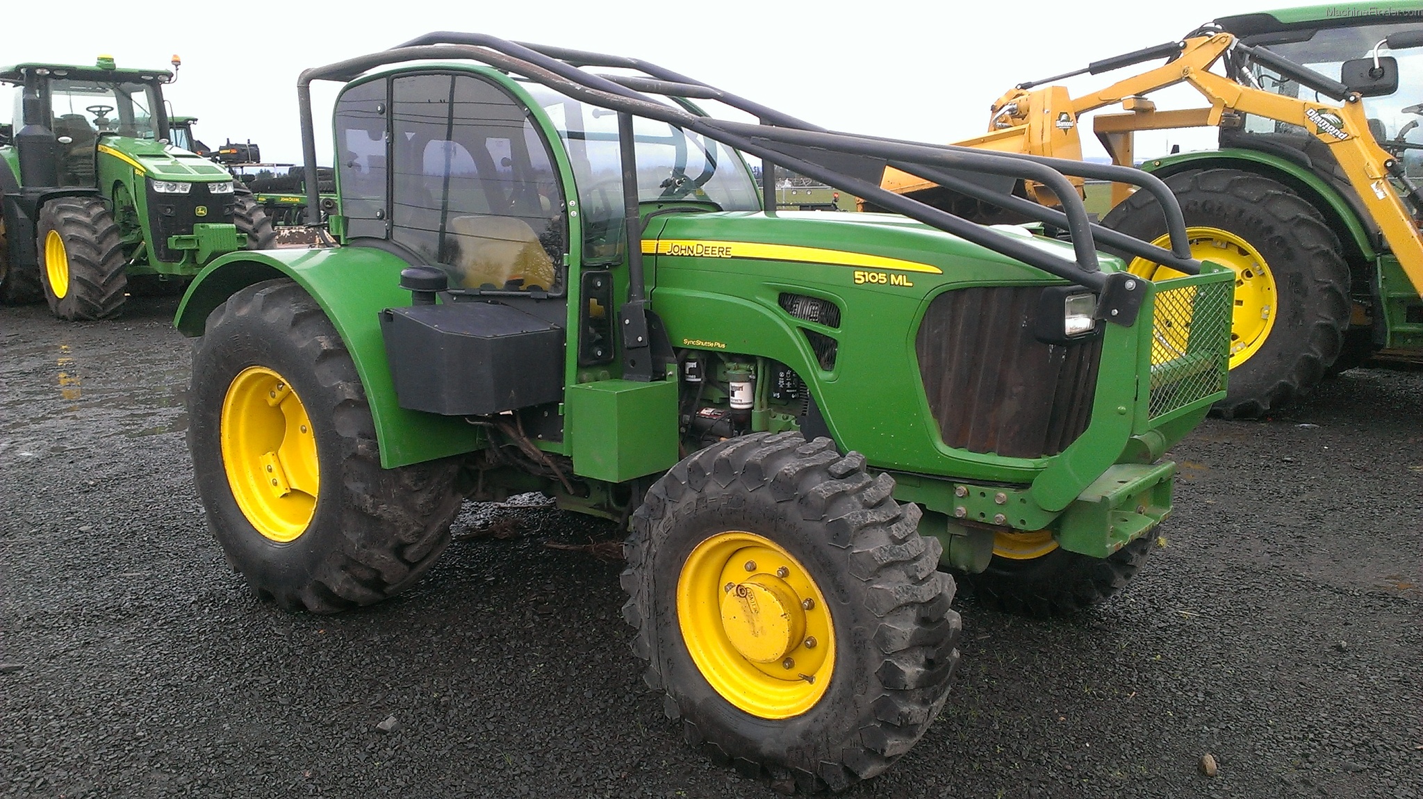 2010 John Deere 5105M Tractors Utility (40100hp) John Deere