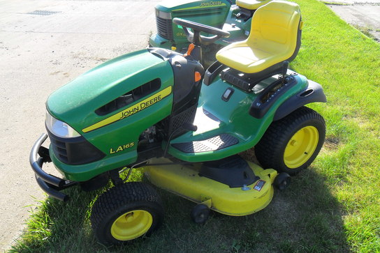 2010 John Deere LA165