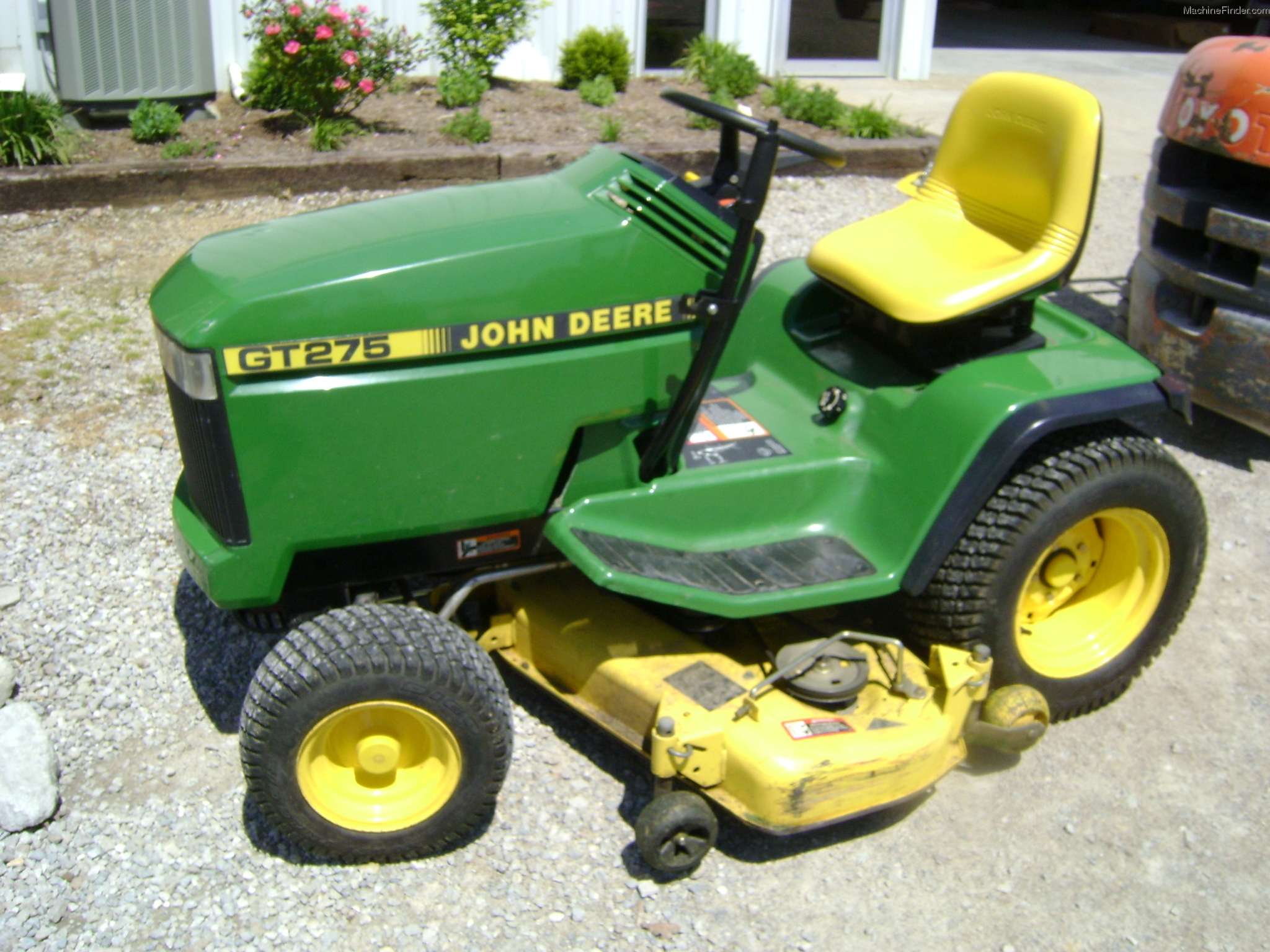 1996 John Deere GT275 & 42"FRONT BLADE Lawn & Garden and Commercial