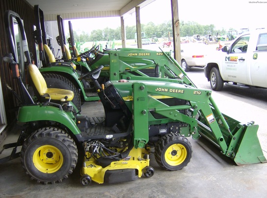 2004 John Deere 2210