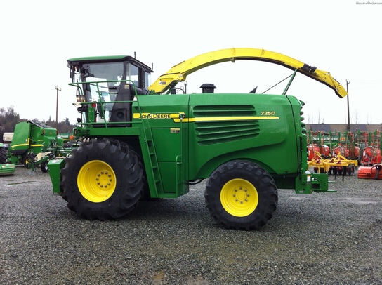 2008 John Deere 7250