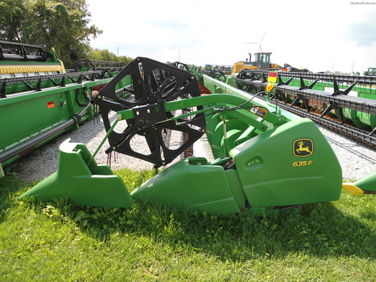 2009 John Deere 635F