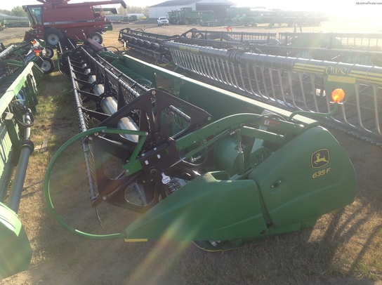2010 John Deere 635F
