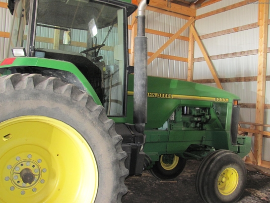 1995 John Deere 8200