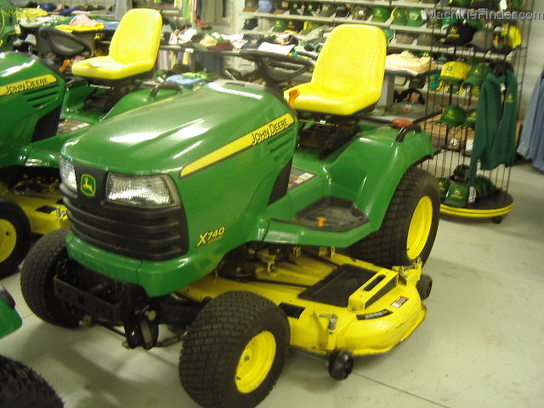 2006 John Deere X740