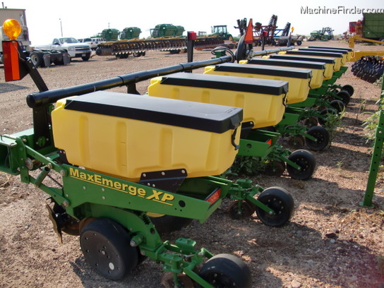 2006 John Deere 1700