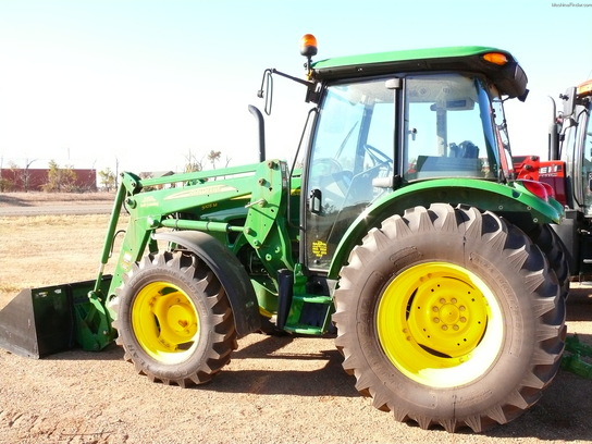 2010 John Deere 5105M