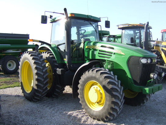 2004 John Deere 7920