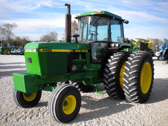 1990 John Deere 4455