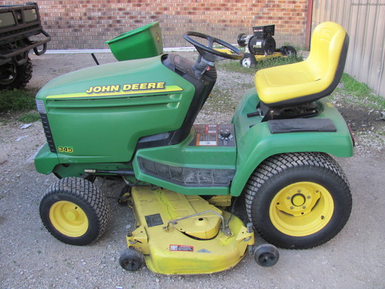 1996 John Deere 345