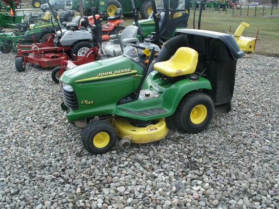 2001 John Deere LT155