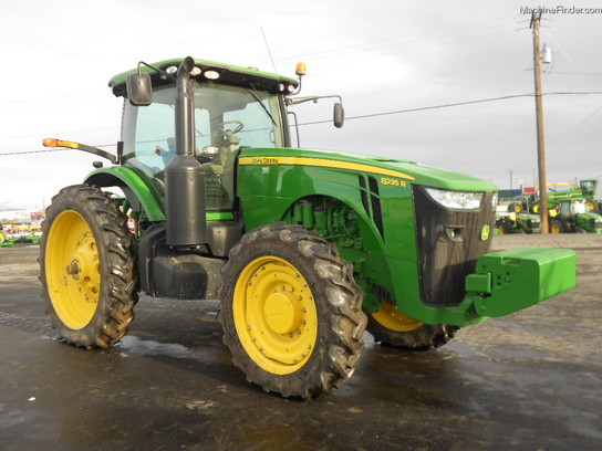 2012 John Deere 8235R