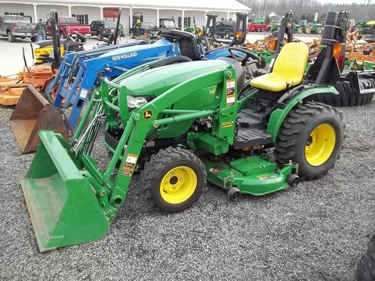 2011 John Deere 2320