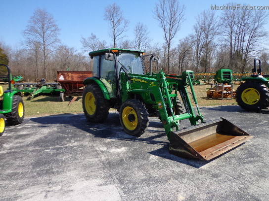 2010 John Deere 5083E