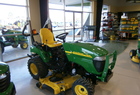 2006 John Deere 2305