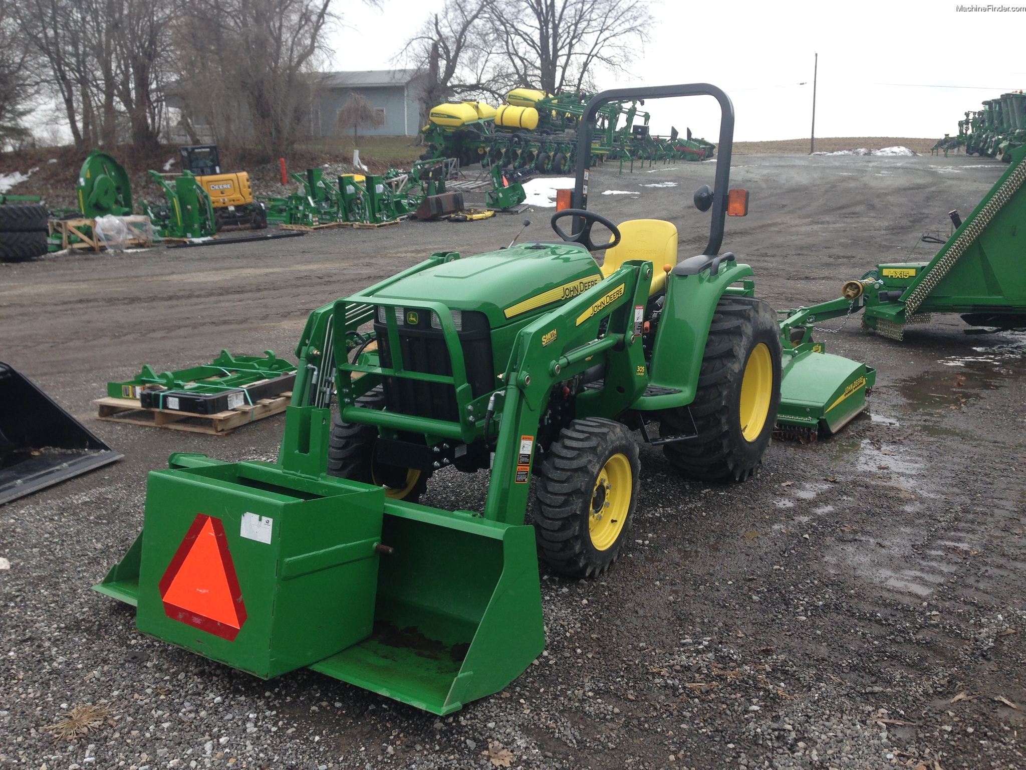 2011 John Deere 3032E Tractors Compact (140hp.) John Deere