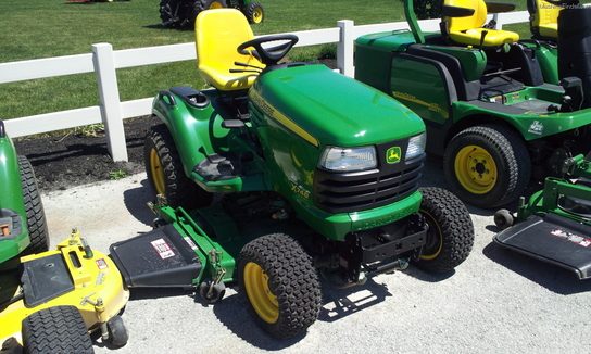 2011 John Deere X748