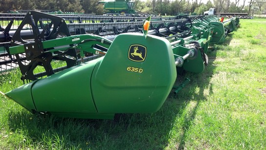 2010 John Deere 635D