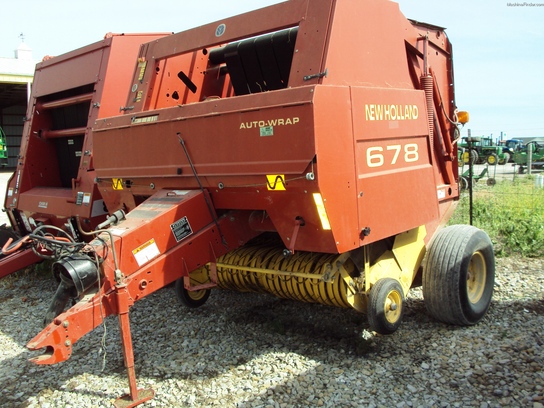 1999 New Holland 678