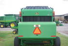 2000 John Deere 566
