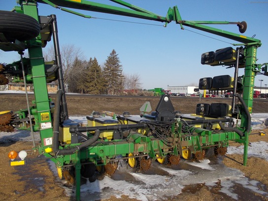 1992 John Deere 7300