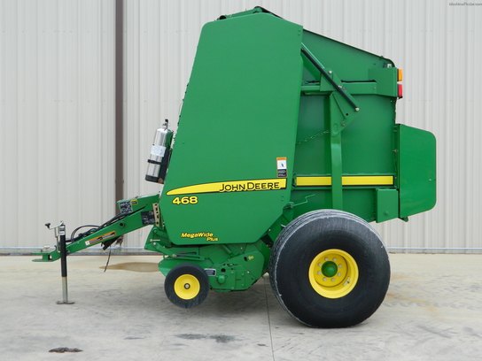2009 John Deere 468