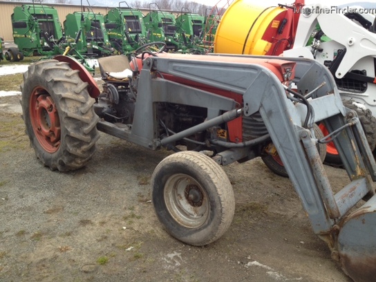  Massey - Ferguson 65