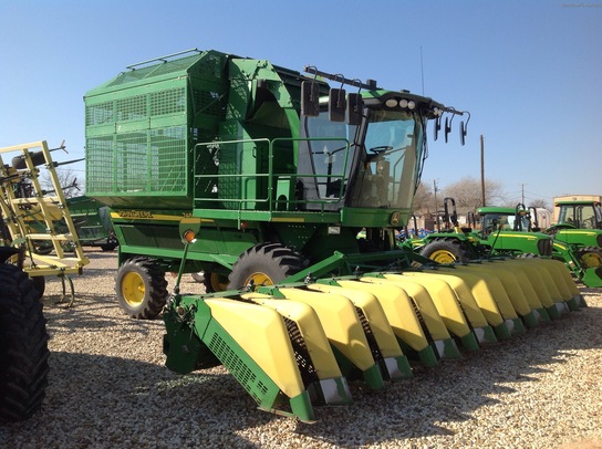 2005 John Deere 7460